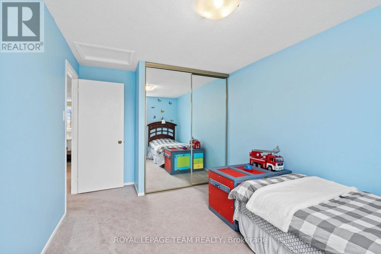 29124358/92-burnetts-grove-circle/pheasant-run/ottawa/ontario/K2J1N7_26