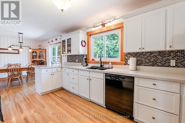 29038692/14215-county-rd-2-highway/south-stormont-osnabruck-twp/south-stormont/ontario/K0C1M0_22