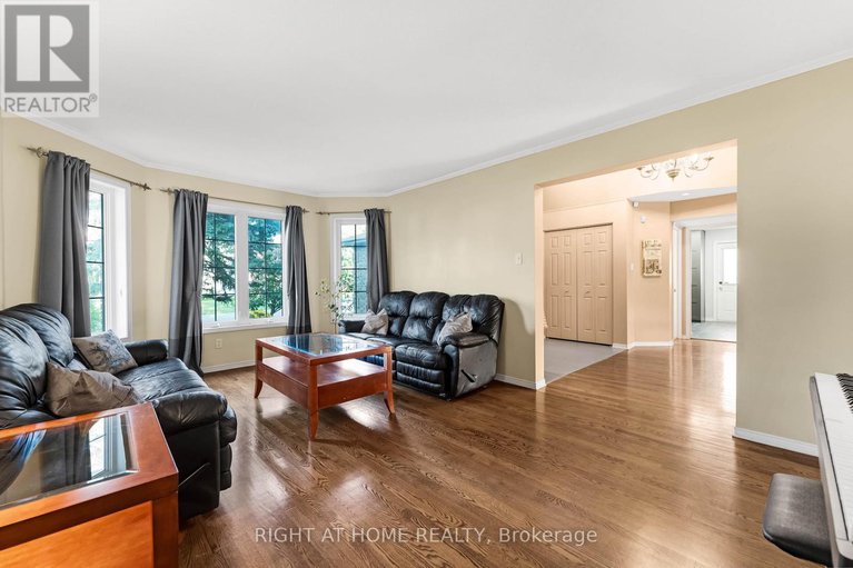 29108986/6196-ravine-way/convent-glen/ottawa/ontario/K1C2W4_8