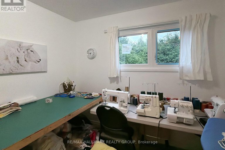 29062143/2424-joliffe-street/hawthorne-meadows/ottawa/ontario/K1G1G9_24