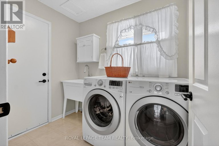 29501810/318-liard-street/stittsville-south/ottawa/ontario/K2S1J8_46