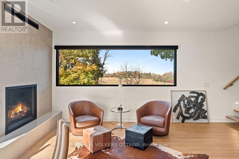 29446343/127-peridot-private/experimental-farm/ottawa/ontario/K2C3M3_38