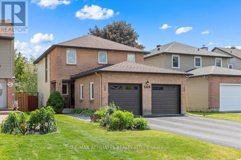 28458196/300-sylvie-terrace/bilberry-creekqueenswood-heights/ottawa/ontario/K1E3M2_1