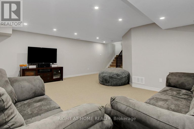 28656845/674-putney-crescent/stittsville-south/ottawa/ontario/K2S2N7_19