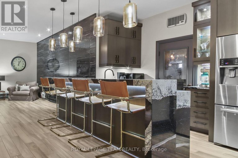 28765946/5849-queenscourt-crescent/manotick-east-to-manotick-station/ottawa/ontario/K4M1K3_31