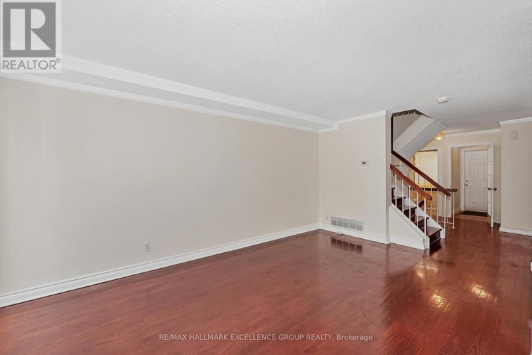 29093671/67-710-coronation-avenue/riverview-park/ottawa/ontario/K1G4G7_11