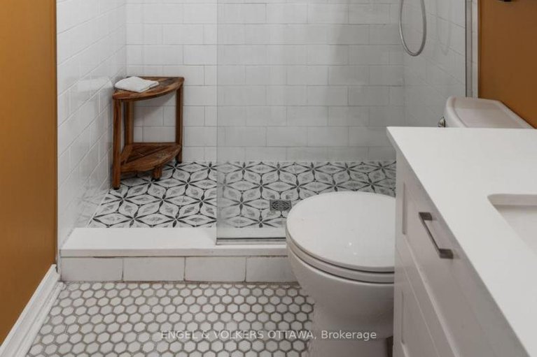 29096318/2-lower-charlotte-street/lower-town/ottawa/ontario/K1N8K1_15