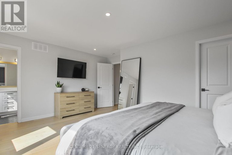 28715652/2104-caltra-crescent/half-moon-bay/ottawa/ontario/K2J6V4_26