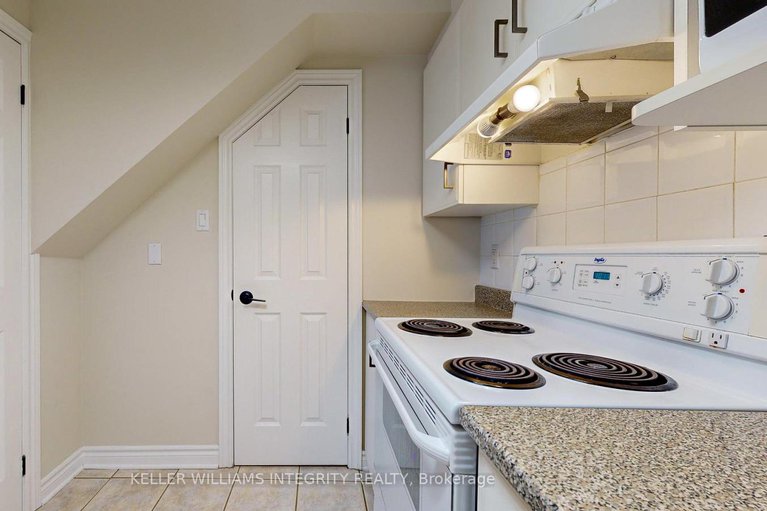 28039095/245-cumberland-street/lower-townbyward-market/ottawa/ontario/K1N8W6_19