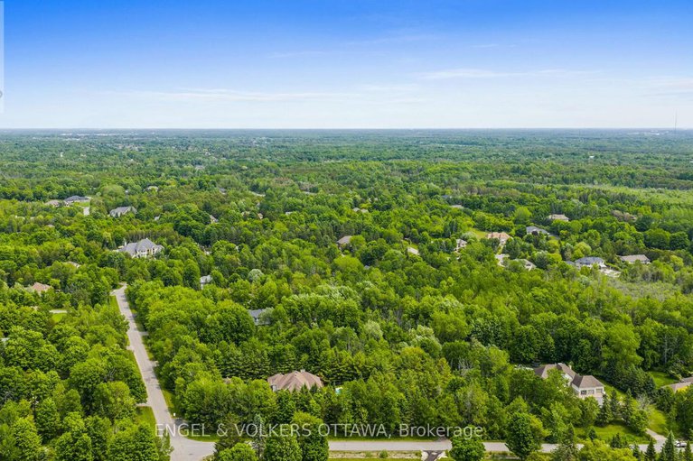 28466123/5800-queenscourt-crescent/manotick-east-to-manotick-station/ottawa/ontario/K4M1K3_47