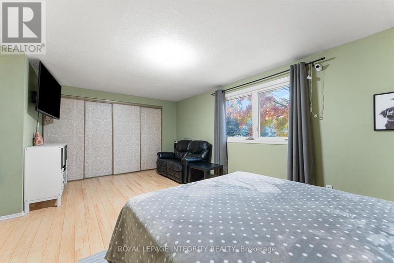 29064817/45-wessex-road/on-the-green/ottawa/ontario/K2J1X2_17