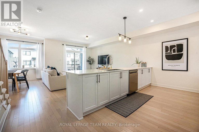 28208747/58-arinto-place/emerald-meadowstrailwest/ottawa/ontario/K2S2R7_12
