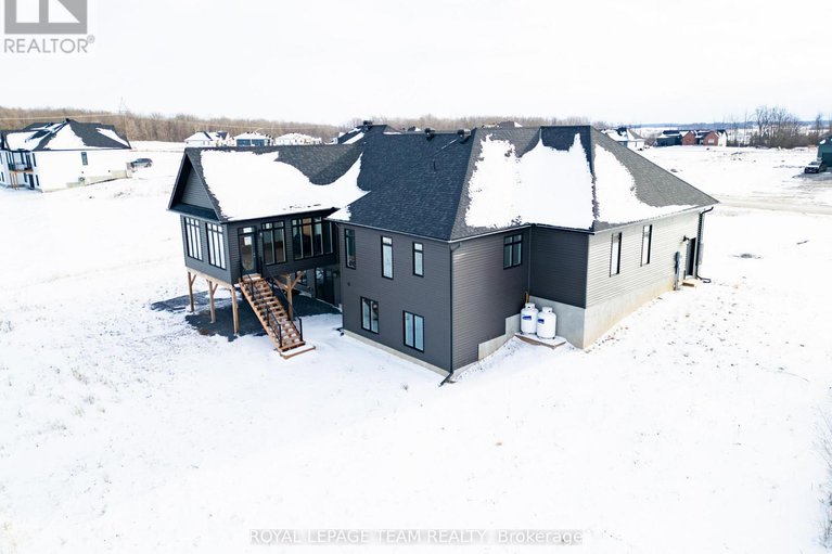 29213480/224-trudeau-crescent/russell-twp/russell/ontario/K4R1E5_4