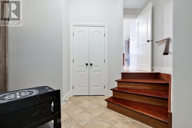 29617502/453-rahul-crescent/mooneys-bay/ottawa/ontario/K2C4H8_45