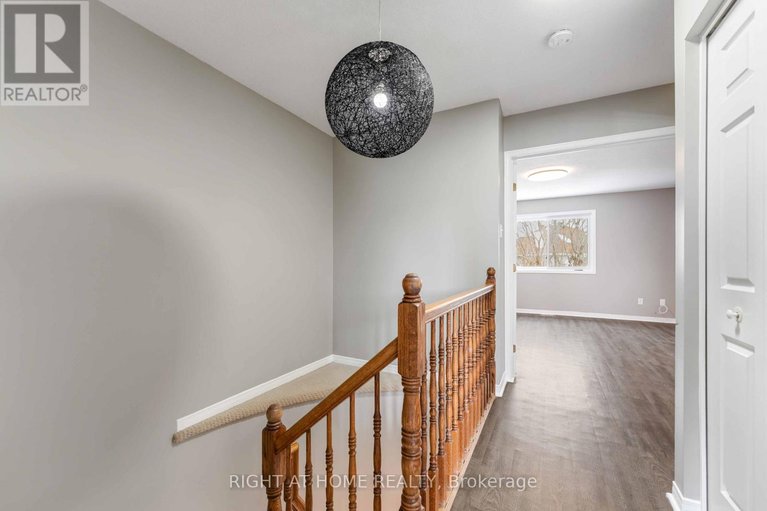 29443377/123-kinross-private/morgans-grantsouth-march/ottawa/ontario/K2K3P9_40