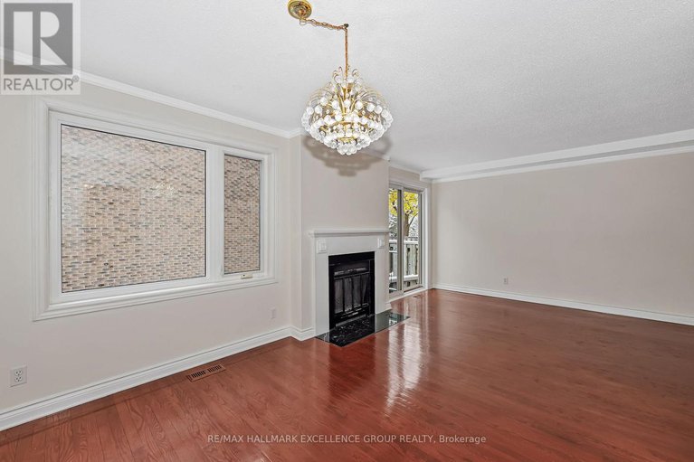 29093671/67-710-coronation-avenue/riverview-park/ottawa/ontario/K1G4G7_8