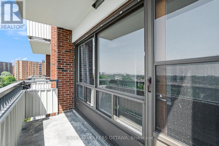 28428926/817-20-chesterton-drive/borden-farmstewart-farmcarleton-heightsparkwood-hills/ottawa/ontario/K2E6Z7_31