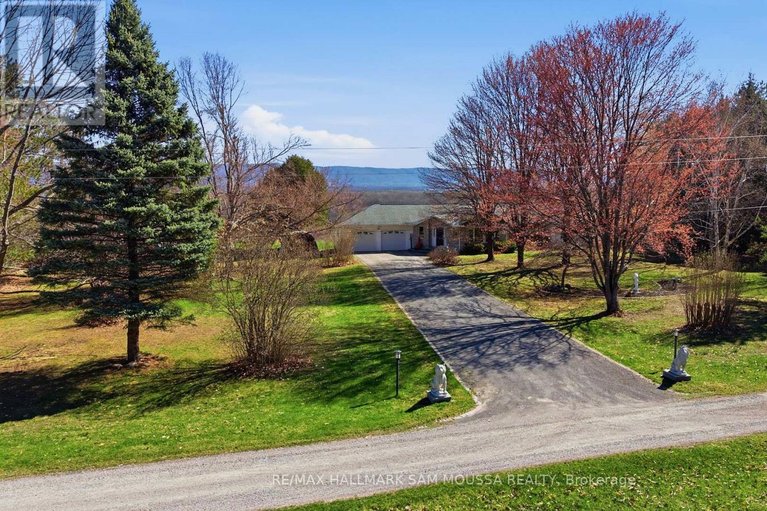 29673245/122-colonel-nicholson-lane/constance-bay/ottawa/ontario/K0A3M0_1