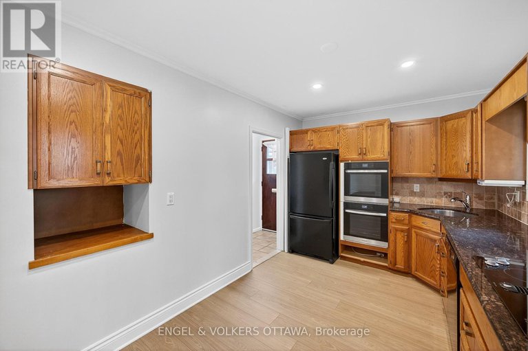 28908569/723-halstead-street/elmvale-acres/ottawa/ontario/K1G1M5_11