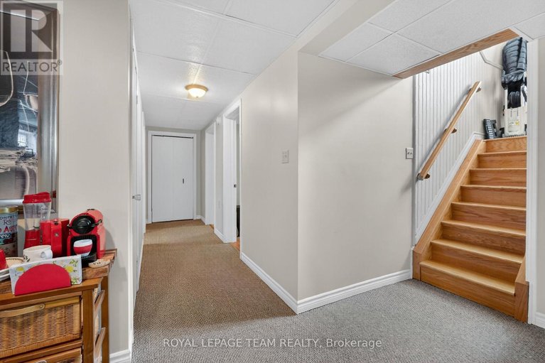 29437879/955-lacroix-road/clarencerockland-twp/clarence-rockland/ontario/K0A2A0_33