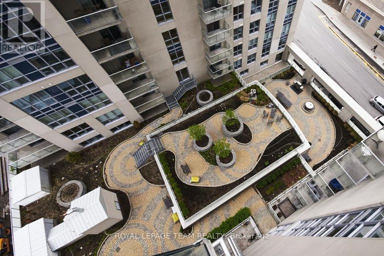 29517496/1303-242-rideau-street/sandy-hill/ottawa/ontario/K1N0B7_3