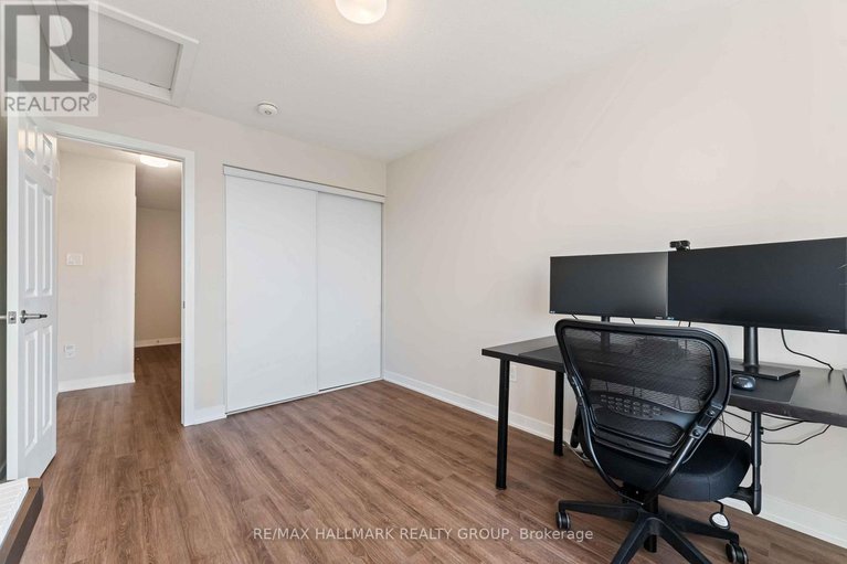 29126809/629-quilter-row/goulbourn-twp-from-franktown-rdsouth-to-rideau/ottawa/ontario/K0A2Z0_20