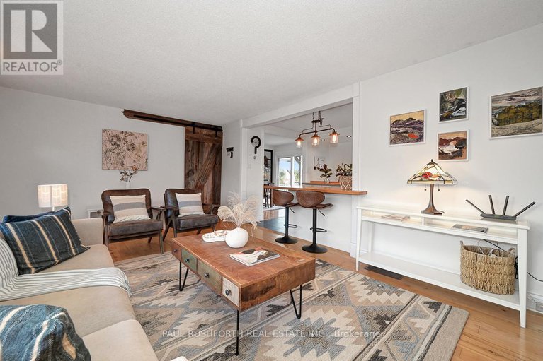 29080346/3304-old-highway-17/clarencerockland-twp/clarence-rockland/ontario/K4K1W3_8