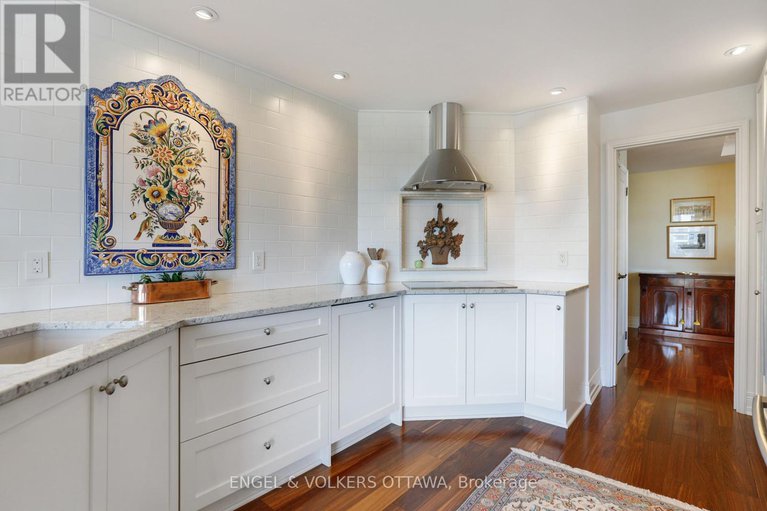 28816365/503-40-boteler-street/lower-townbyward-market/ottawa/ontario/K1N9C8_16