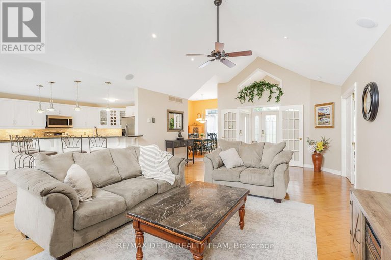 28499288/1147-fieldown-street/cumberland-ridge/ottawa/ontario/K4C1R7_7