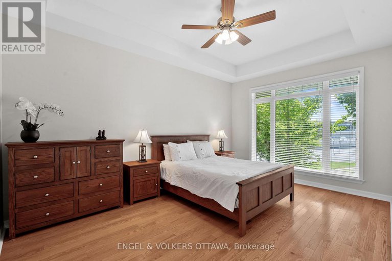 28655114/120-manorhill-private/urbandale-acres/ottawa/ontario/K1H2J4_19