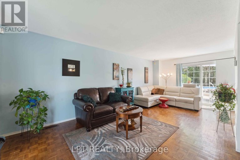 28458754/61-fieldgate-drive/knollsbrook/ottawa/ontario/K2J1V3_13