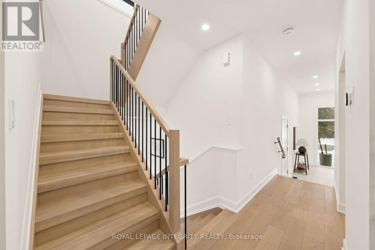 29407569/276-clare-street/westborohampton-park/ottawa/ontario/K1Z7E3_17