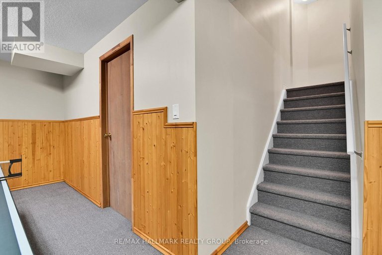 29674273/21-hime-crescent/hunt-club-park/ottawa/ontario/K1G4S1_26