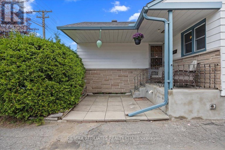 28777178/1490-laperriere-avenue/carlington/ottawa/ontario/K1Z7S9_2