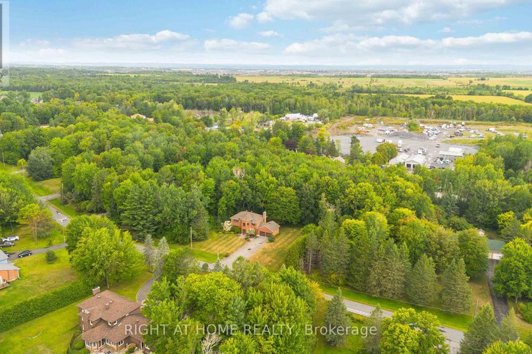 28795701/730-canary-street/navan/ottawa/ontario/K4B1H4_31