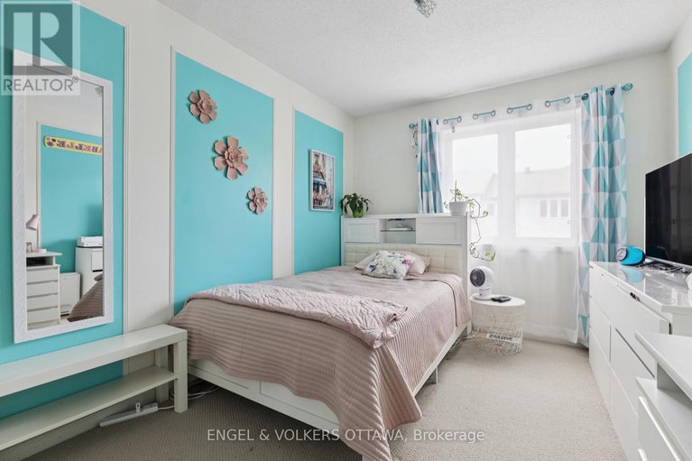28783227/247-rolling-meadow-crescent/mer-bleuebradley-estatesanderson-park/ottawa/ontario/K1W0A8_29
