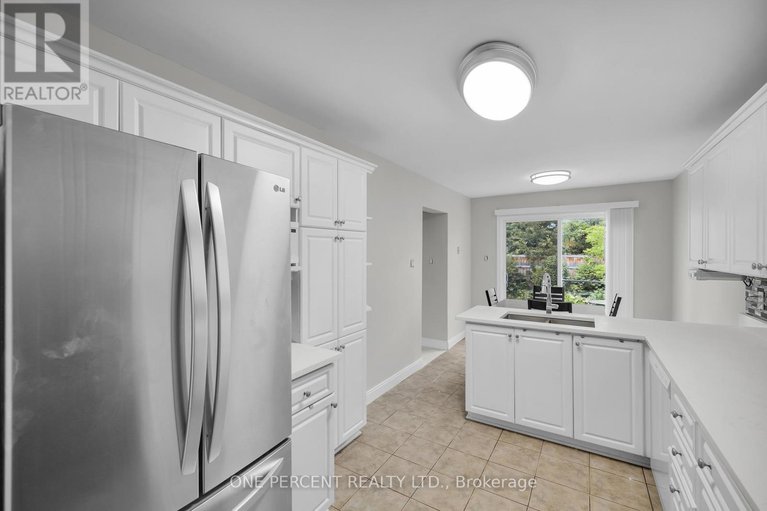28639527/28-chickasaw-crescent/bridlewood/ottawa/ontario/K2M1M4_17