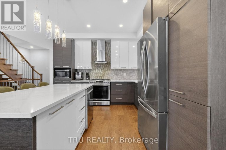 29420434/839-riddell-avenue-n/mckellar-heightsglabar-park/ottawa/ontario/K2K1X7_9