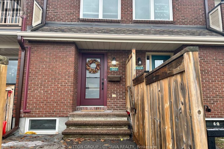 29660871/201-1835-marsala-crescent/fallingbrookpineridge/ottawa/ontario/K4A2E5_1