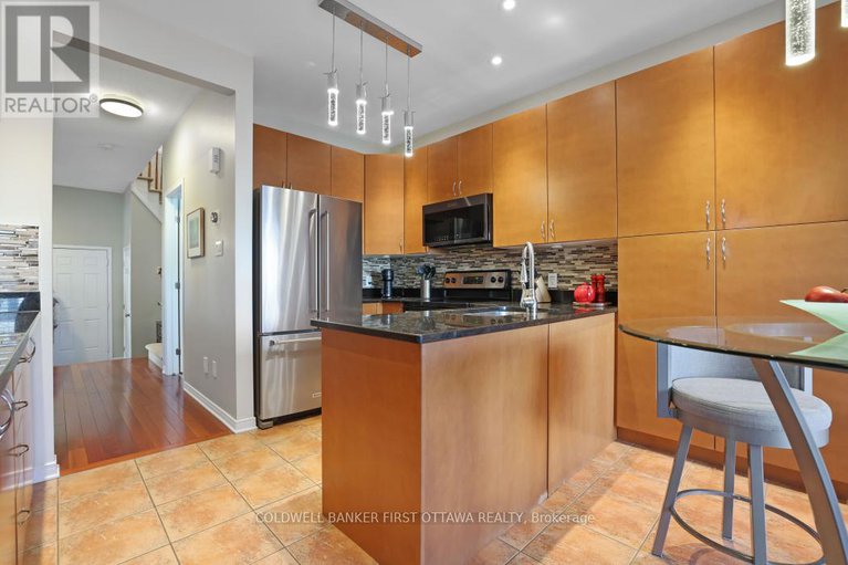 28995178/104-streamside-crescent/morgans-grantsouth-march/ottawa/ontario/K2W0A9_18