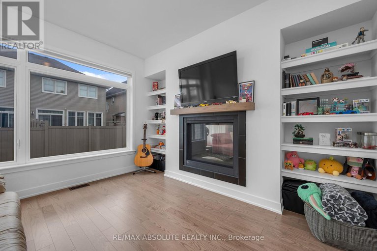 28607791/207-osterley-way/stittsville-south/ottawa/ontario/K2S2N6_14
