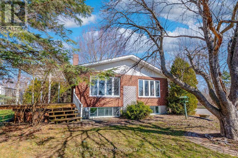 28215114/10984-county-rd-2-road/iroquois/south-dundas/ontario/K0E1K0_2