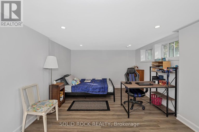 28414092/1229-erindale-drive/copeland-park/ottawa/ontario/K2C2G2_34