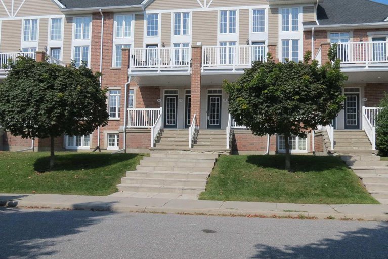 28413790/48-edenvale-drive/beaverbrook/ottawa/ontario/K2K0A3_1