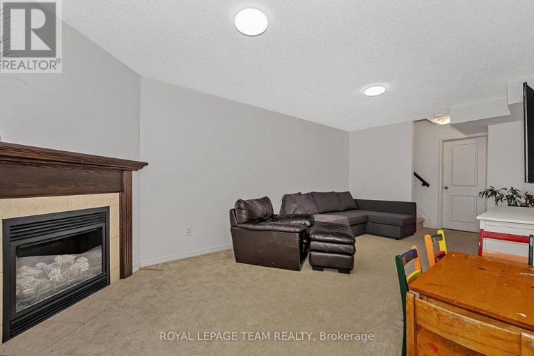 28967262/430-haresfield-court/riverside-southgloucester-glen/ottawa/ontario/K4M0B6_35