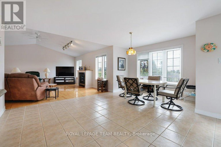 28851988/2120-trailwood-drive/north-gower/ottawa/ontario/K0A2T0_14