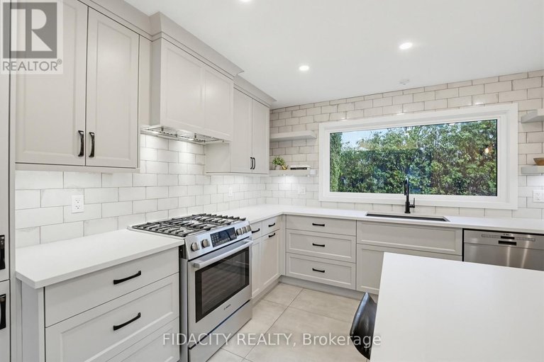 29608674/7-gagnon-court/beaverbrook/ottawa/ontario/K2K1A7_17