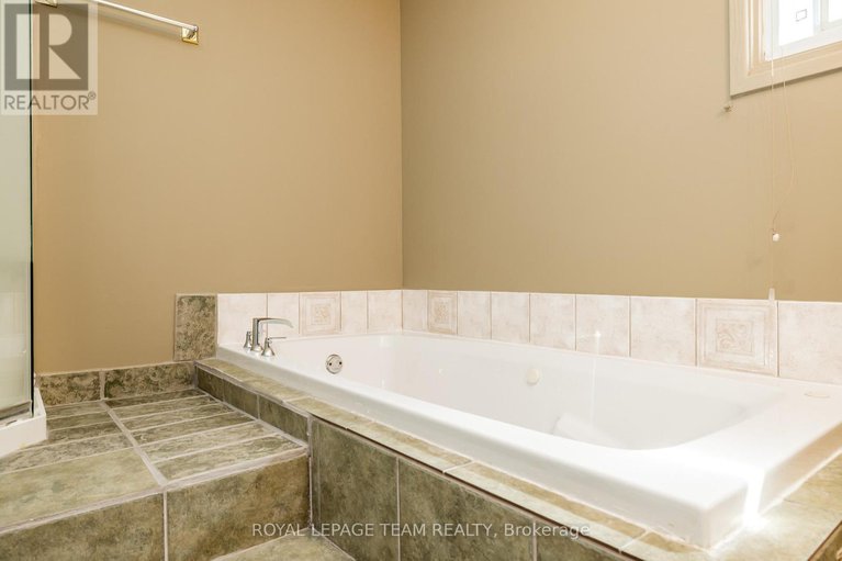 28874937/10-105-parkinson-st-street/kemptville/north-grenville/ontario/K0G1J0_29