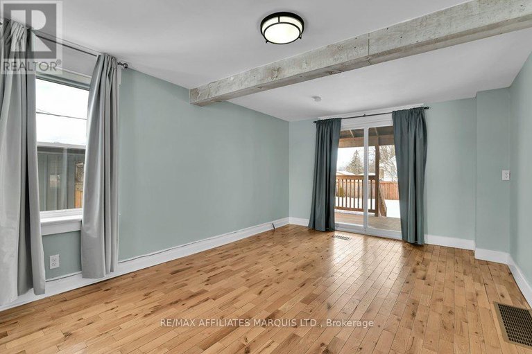 29404761/70-augusta-street/morrisburg/south-dundas/ontario/K0C1X0_7