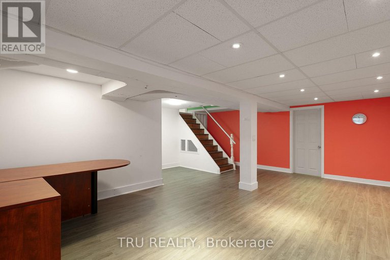 29239837/1078-st-emmanuel-terrace/convent-glen-north/ottawa/ontario/K1C2J7_37